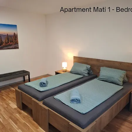 Amalkin Dvor * Podbrezova