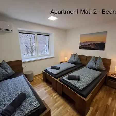 Amálkin Dvor Chalet Podbrezova